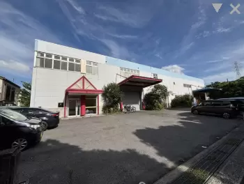 千葉県千葉市稲毛区六方町の倉庫